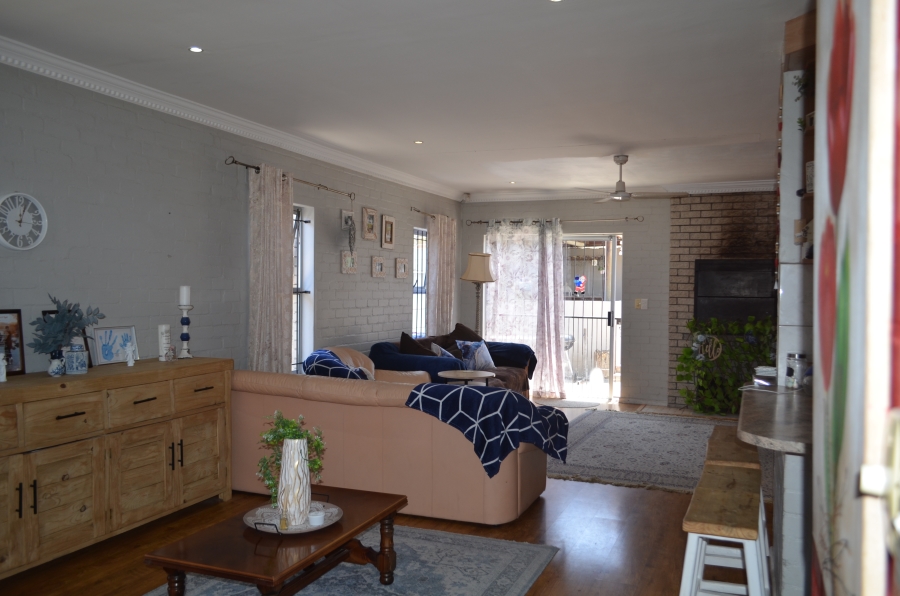 3 Bedroom Property for Sale in Jagtershof Western Cape